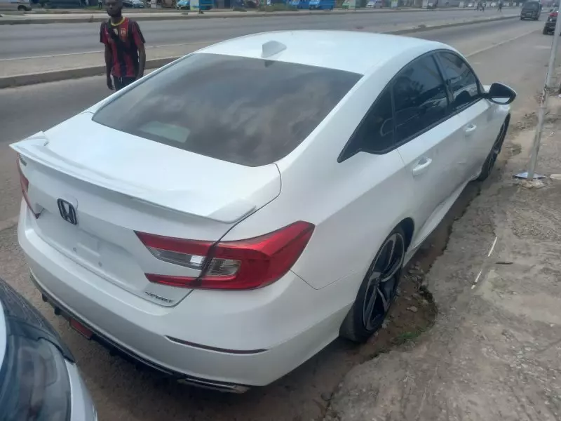 Honda Accord   - 2018