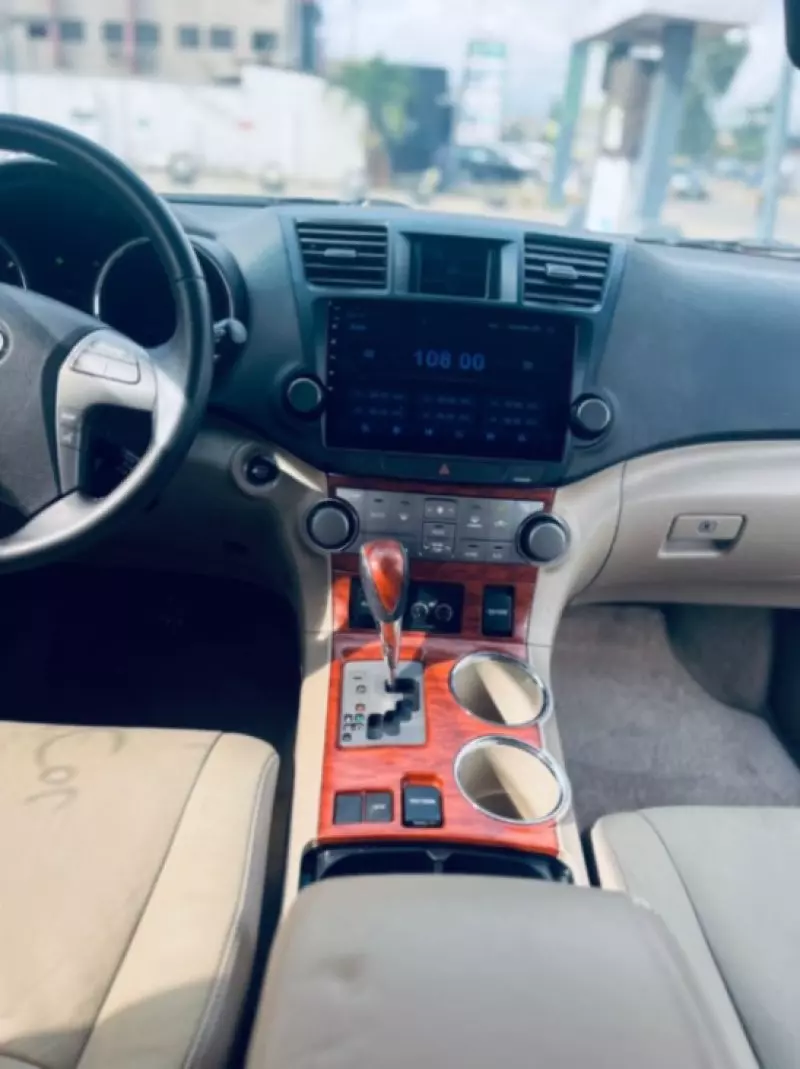 Toyota Highlander   - 2009