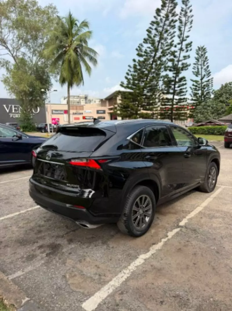 Lexus NX 200T   - 2017