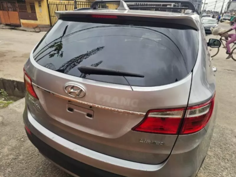 Hyundai Santa Fe   - 2013