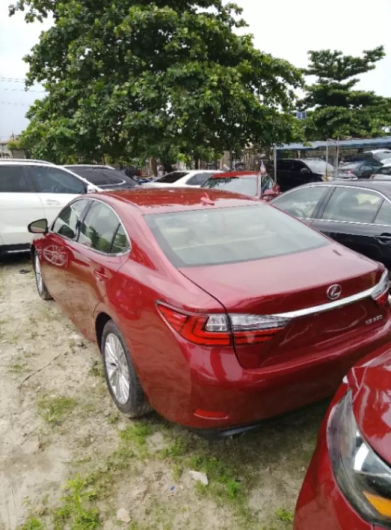 Lexus ES - 2014