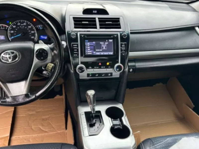 Toyota Camry   - 2014