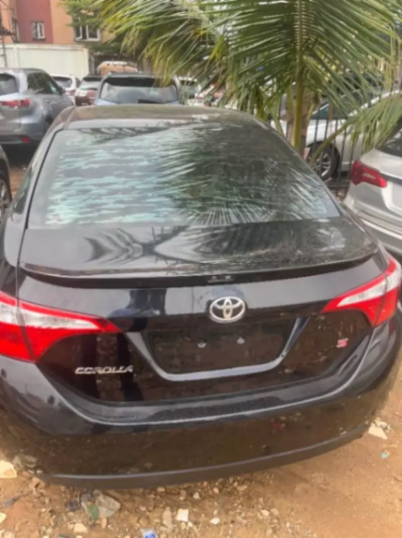 Toyota Corolla   - 2014