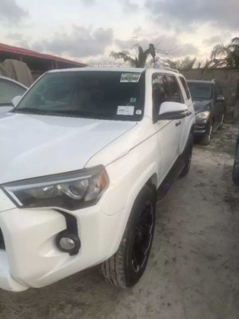 TOYOTA 4Runner   - 2016