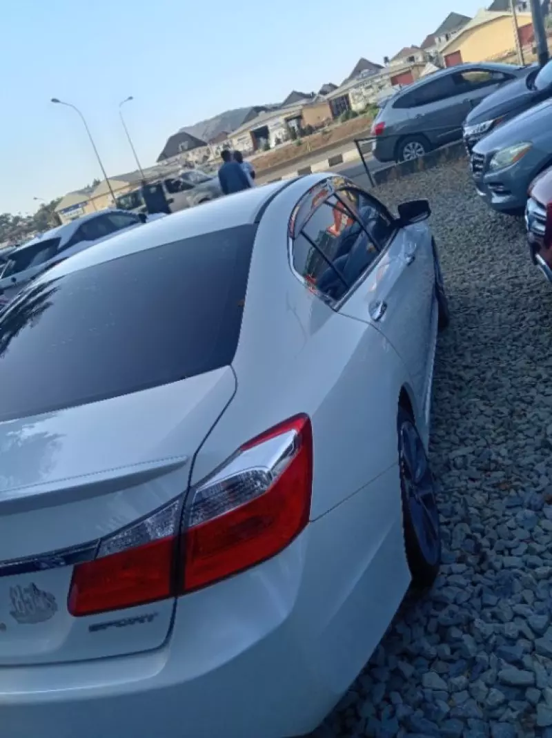 Honda Accord   - 2015