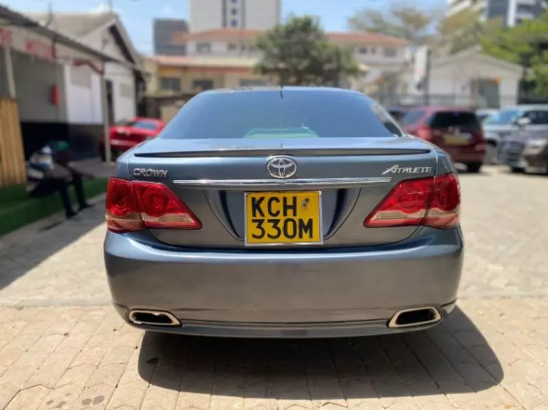 Toyota Crown   - 2009