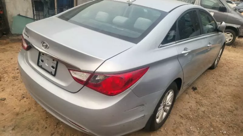 Hyundai Sonata   - 2013