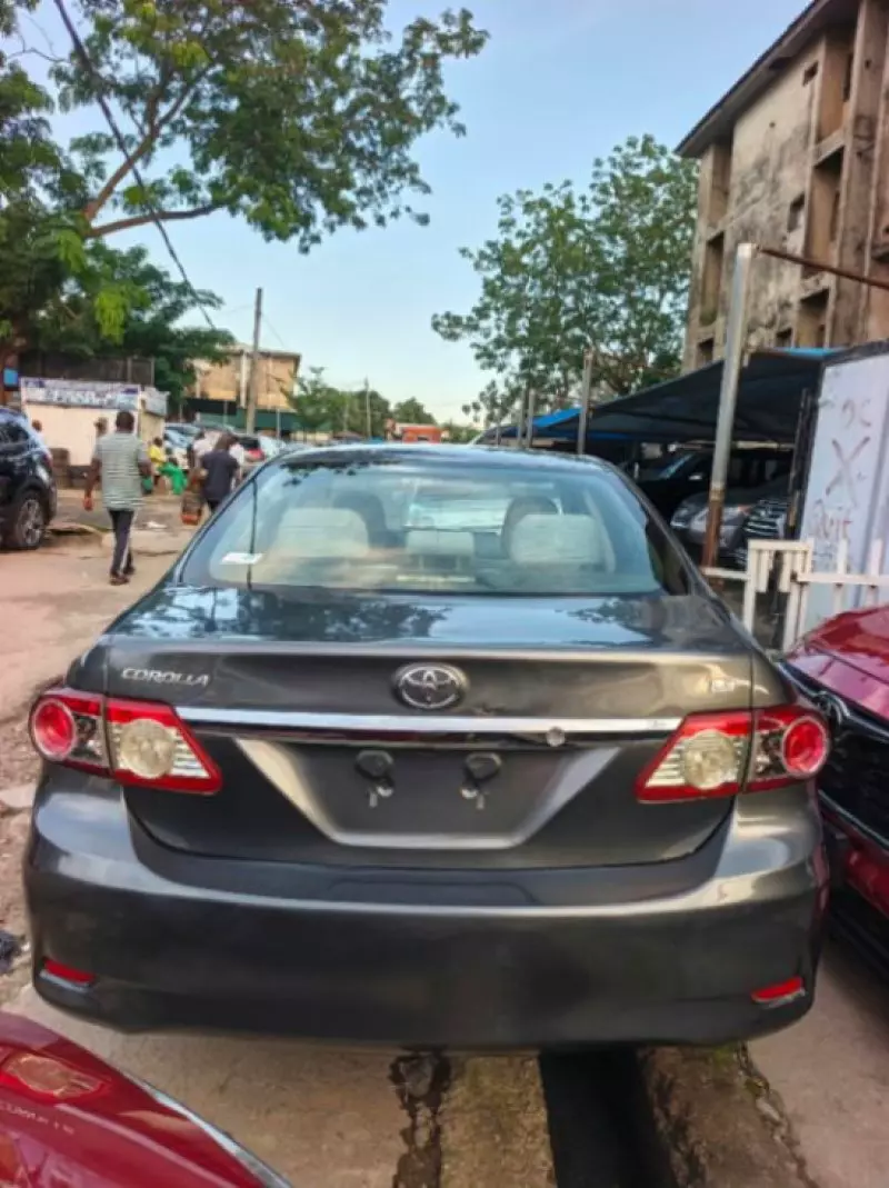 TOYOTA Corolla   - 2012