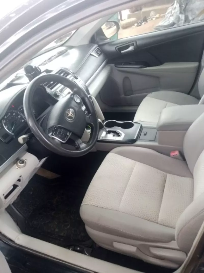 Toyota Camry   - 2013