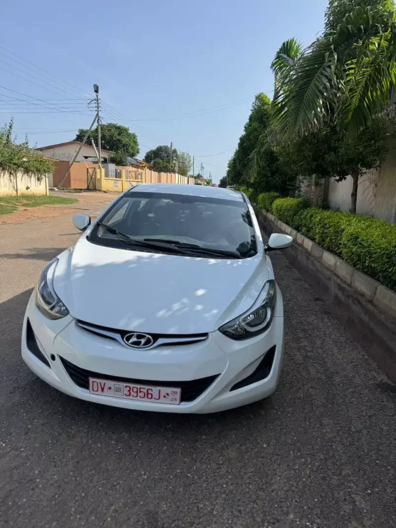 Hyundai Elantra - 2016