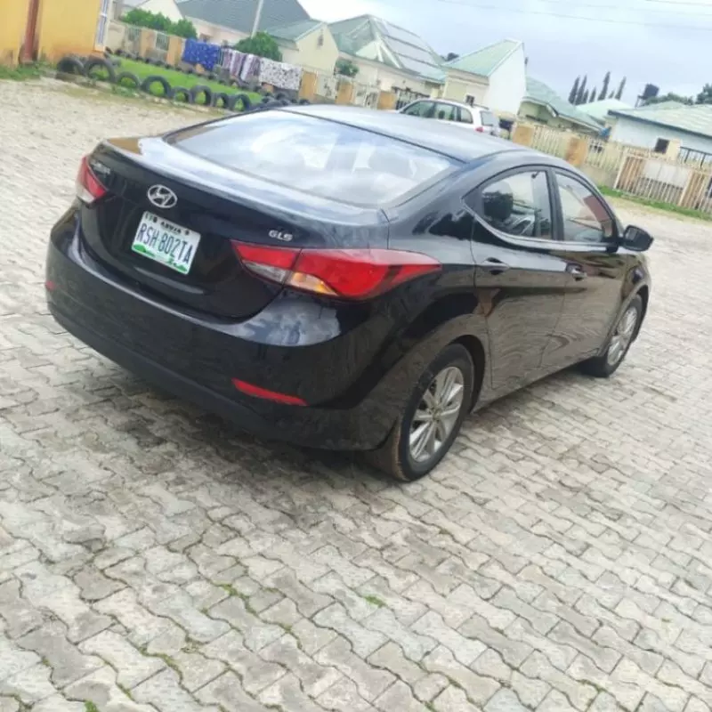 Hyundai Elantra - 2014