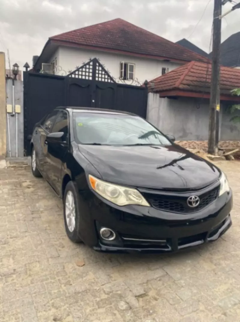 TOYOTA Camry - 2013