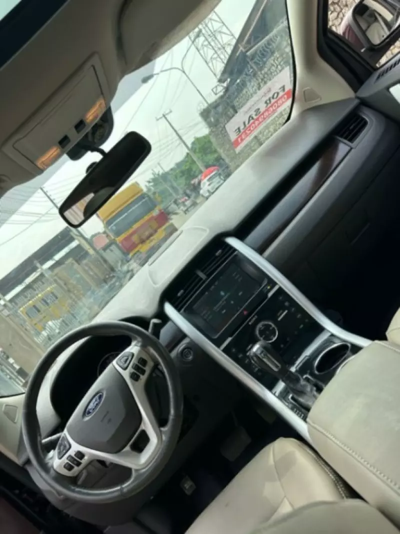 Ford Edge   - 2011