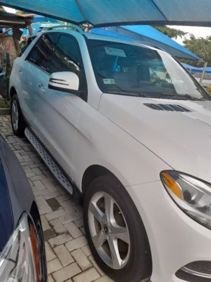 Mercedes-Benz GLE 400   - 2019