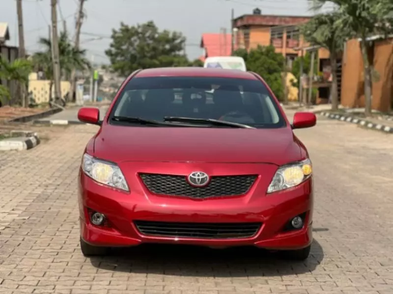 Toyota Corolla   - 2010