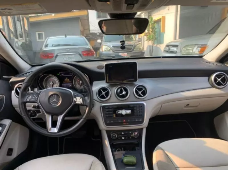 Mercedes-Benz GLA-Class   - 2015