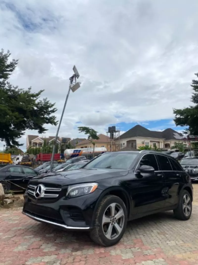 Mercedes-Benz GLC 300   - 2019