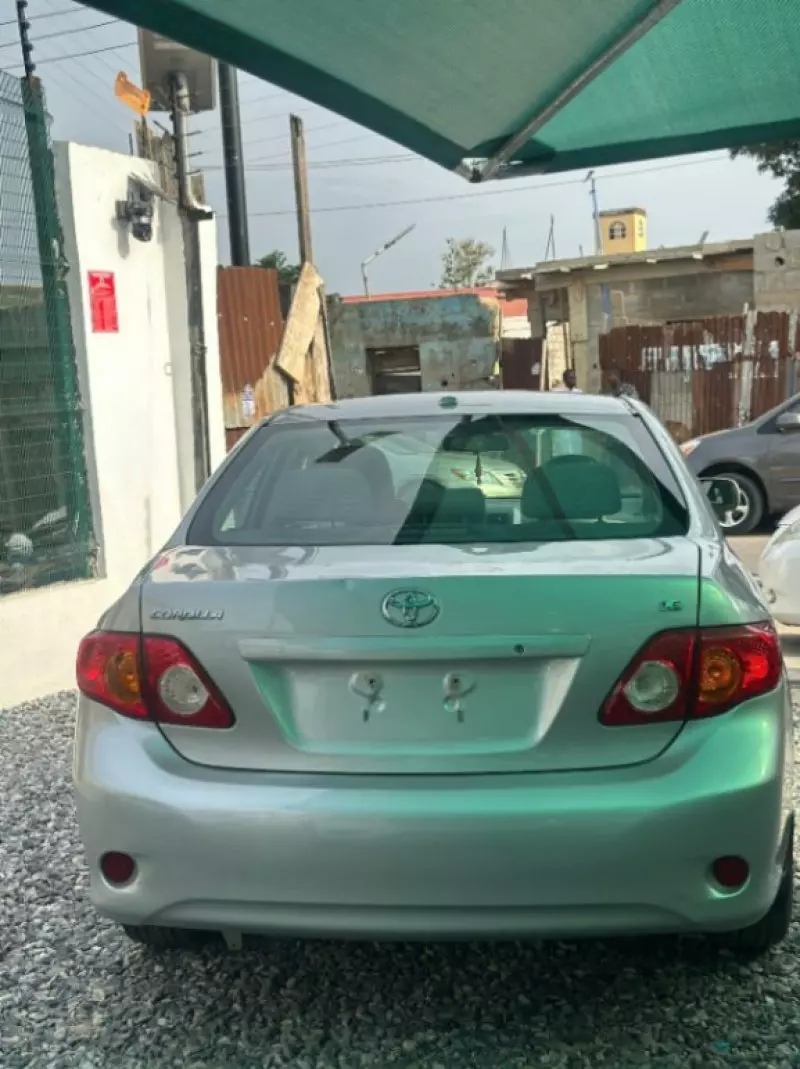TOYOTA Corolla   - 2010