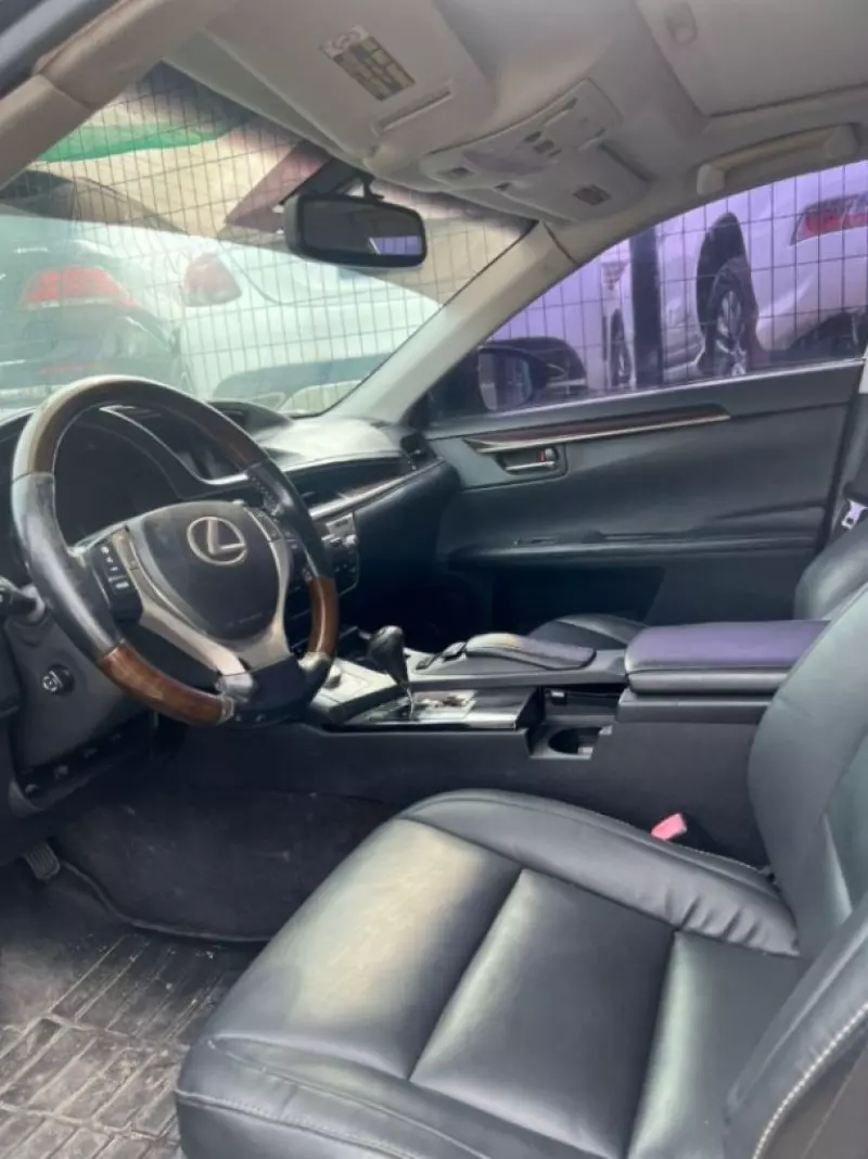 Lexus ES   - 2013