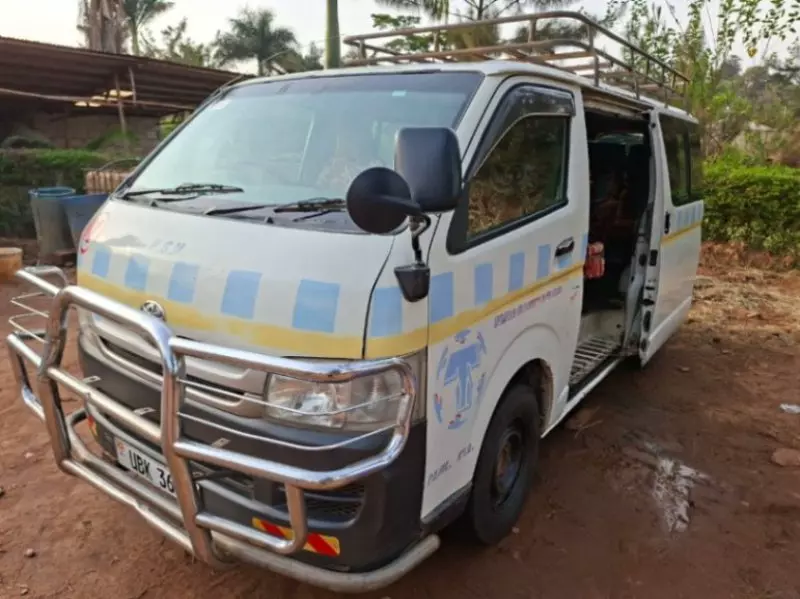 Toyota Hiace   - 2010