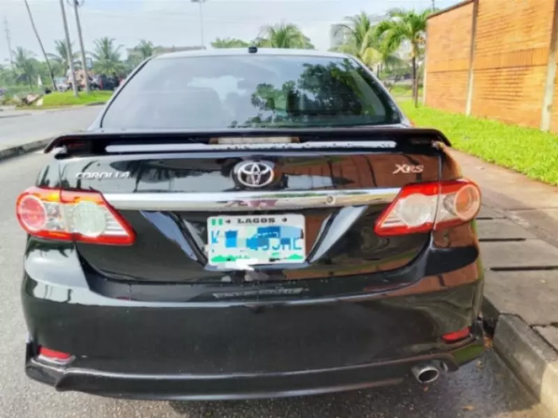 TOYOTA Corolla - 2011