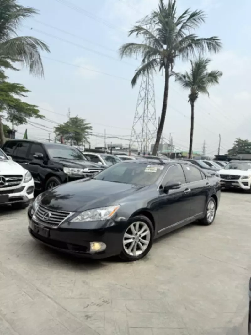 Lexus ES 350   - 2011