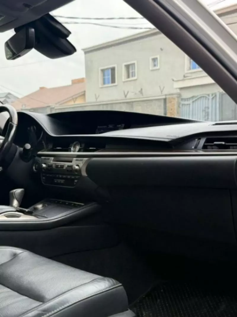 Lexus ES 350   - 2016