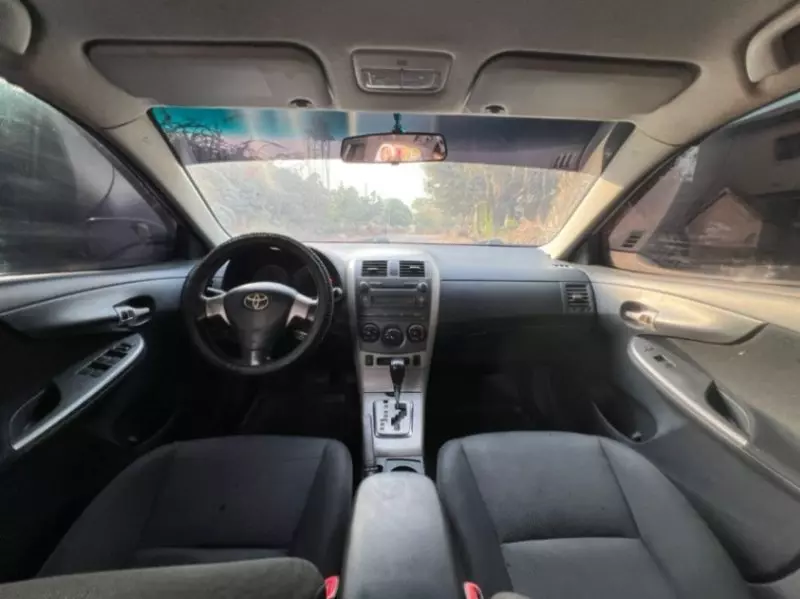 Toyota Corolla   - 2010