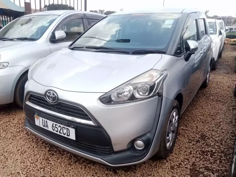 Toyota Sienta   - 2017
