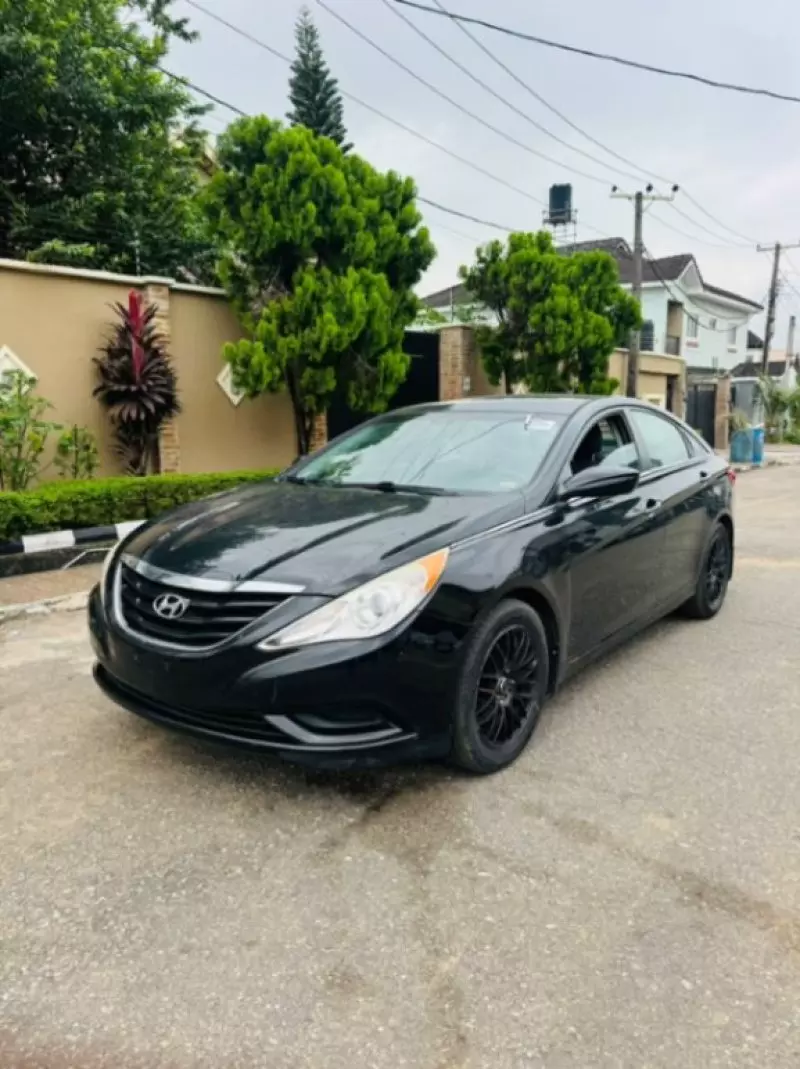 Hyundai Sonata   - 2013