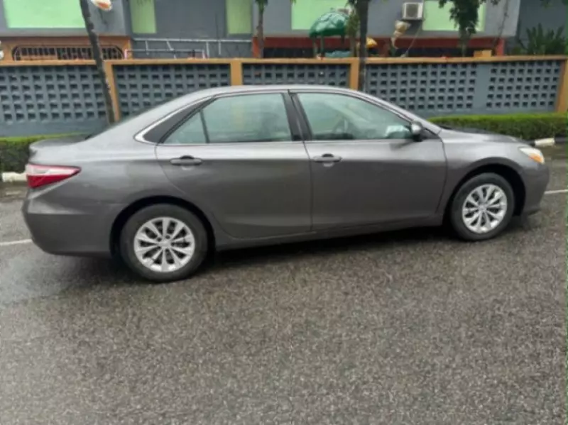 TOYOTA Camry - 2015