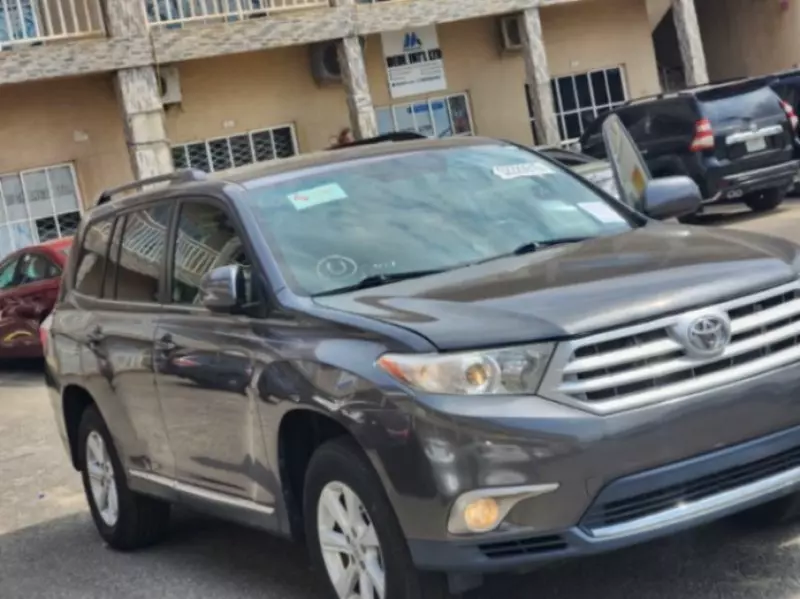 Toyota Highlander   - 2013