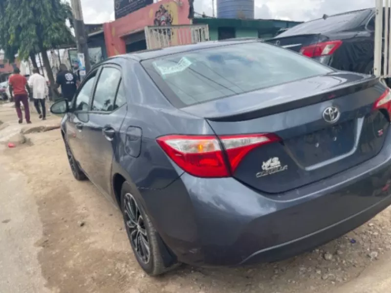 Toyota corolla   - 2014