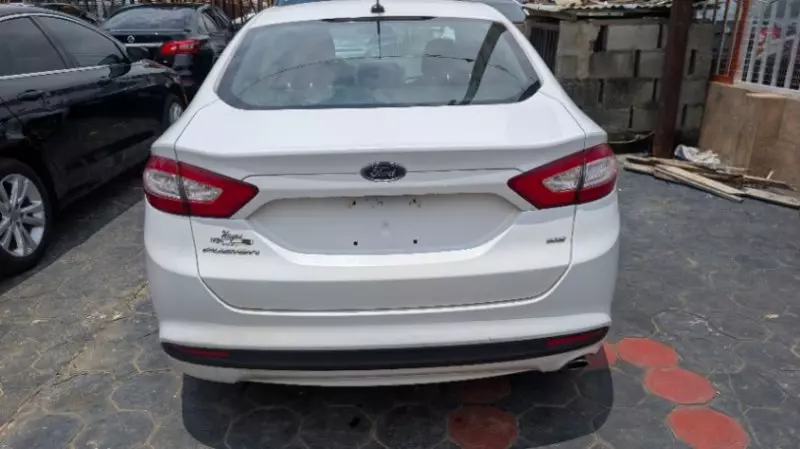 Ford Fusion - 2014