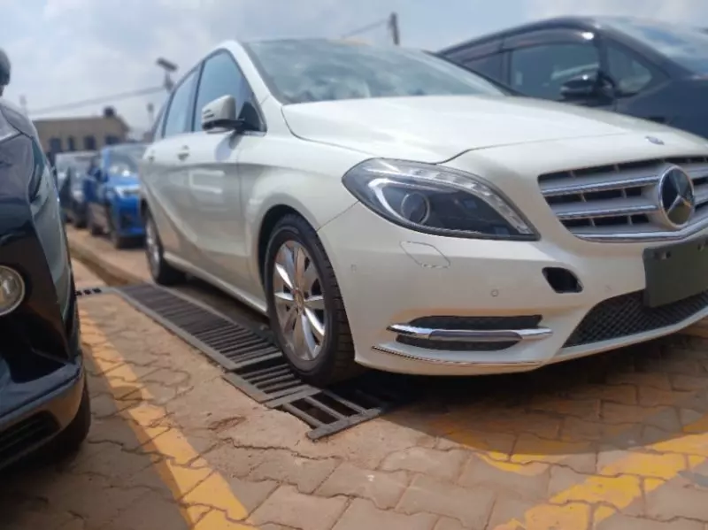 Mercedes-Benz B-Class   - 2013