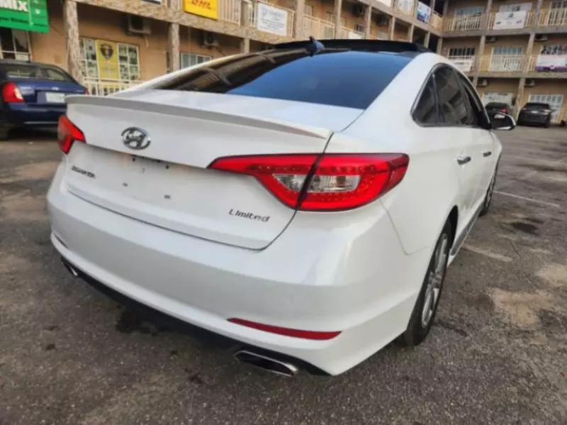 Hyundai Sonata   - 2016