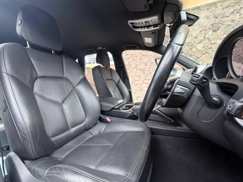 PORSCHE Cayenne - 2016