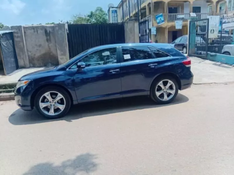 Toyota Venza   - 2015