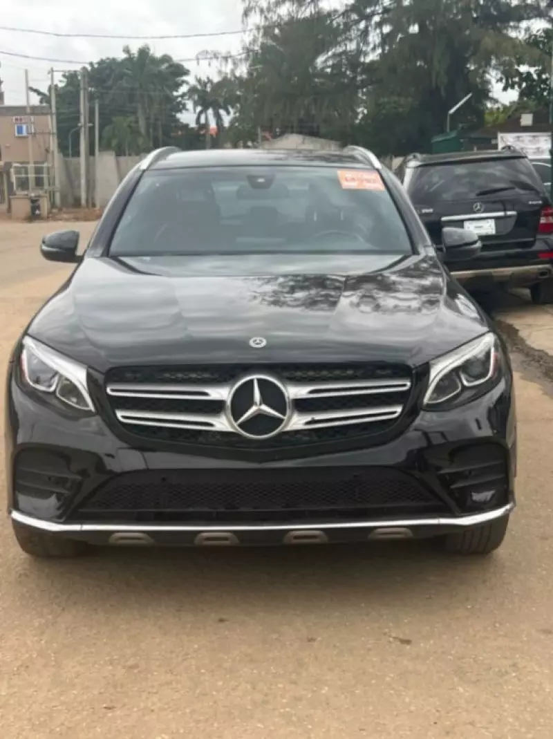Mercedes-Benz GLC 300   - 2017