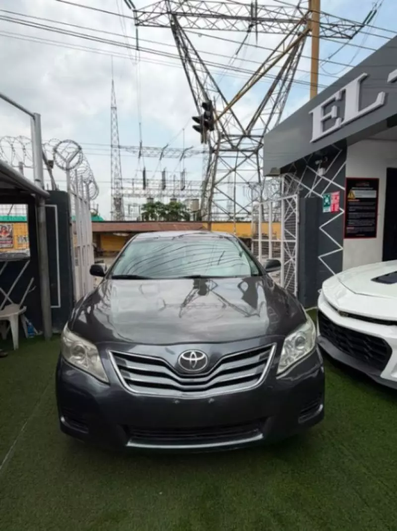 TOYOTA Camry - 2011