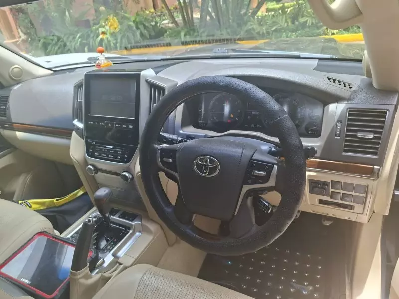 Toyota Landcruiser  V8   - 2016
