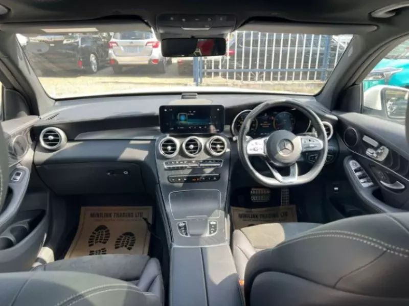Mercedes-Benz GLC 300   - 2020