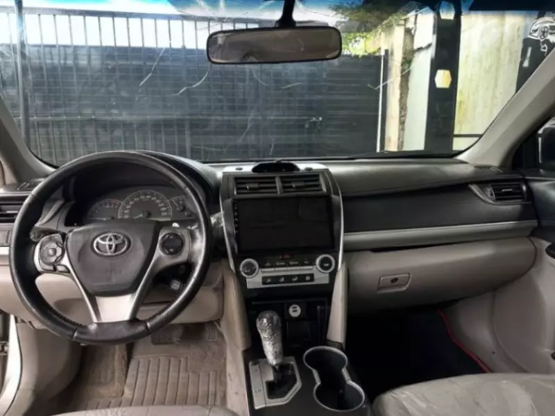 Toyota Camry   - 2014