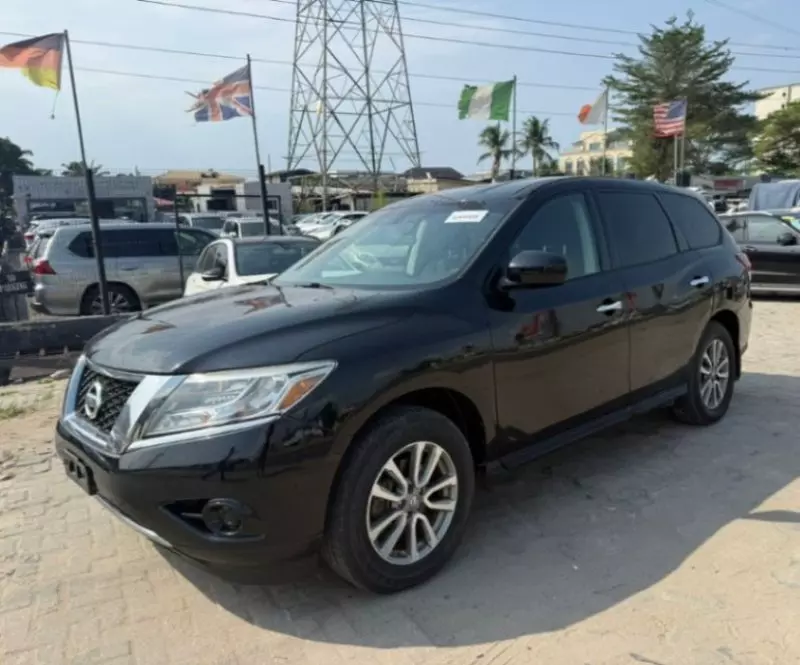 Nissan Pathfinder   - 2014