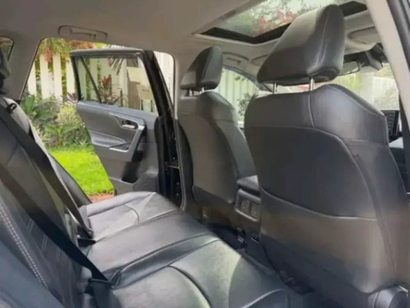 Toyota RAV 4   - 2019