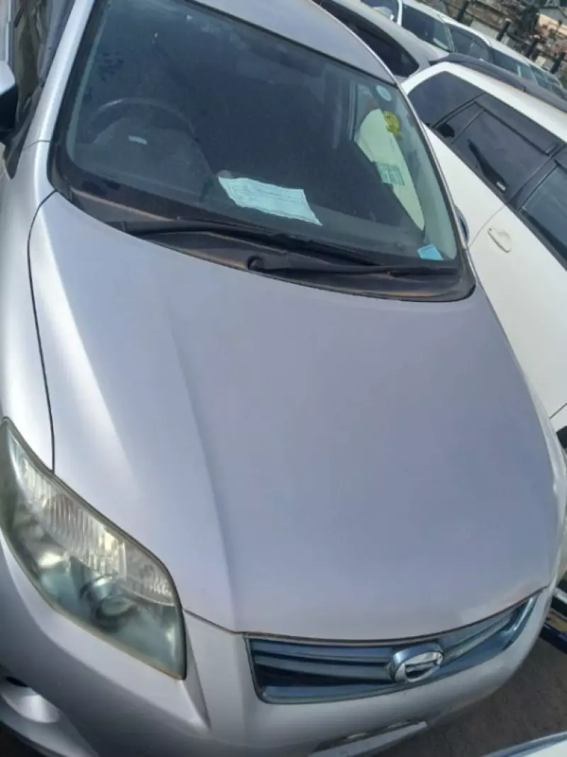 Toyota Fielder    - 2012