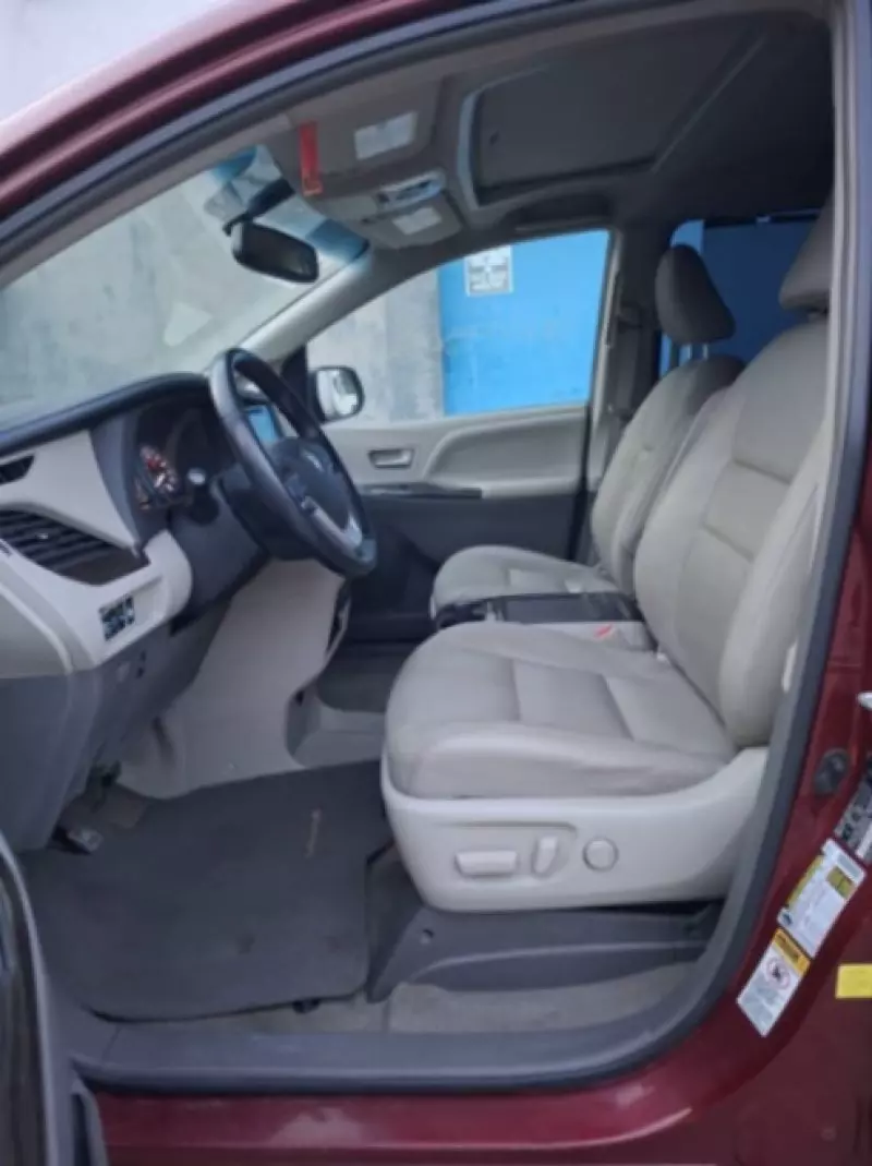 Toyota Sienna   - 2015