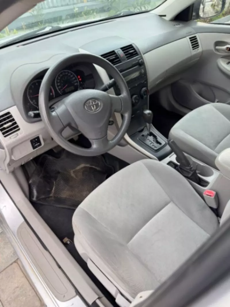 Toyota Corolla   - 2009