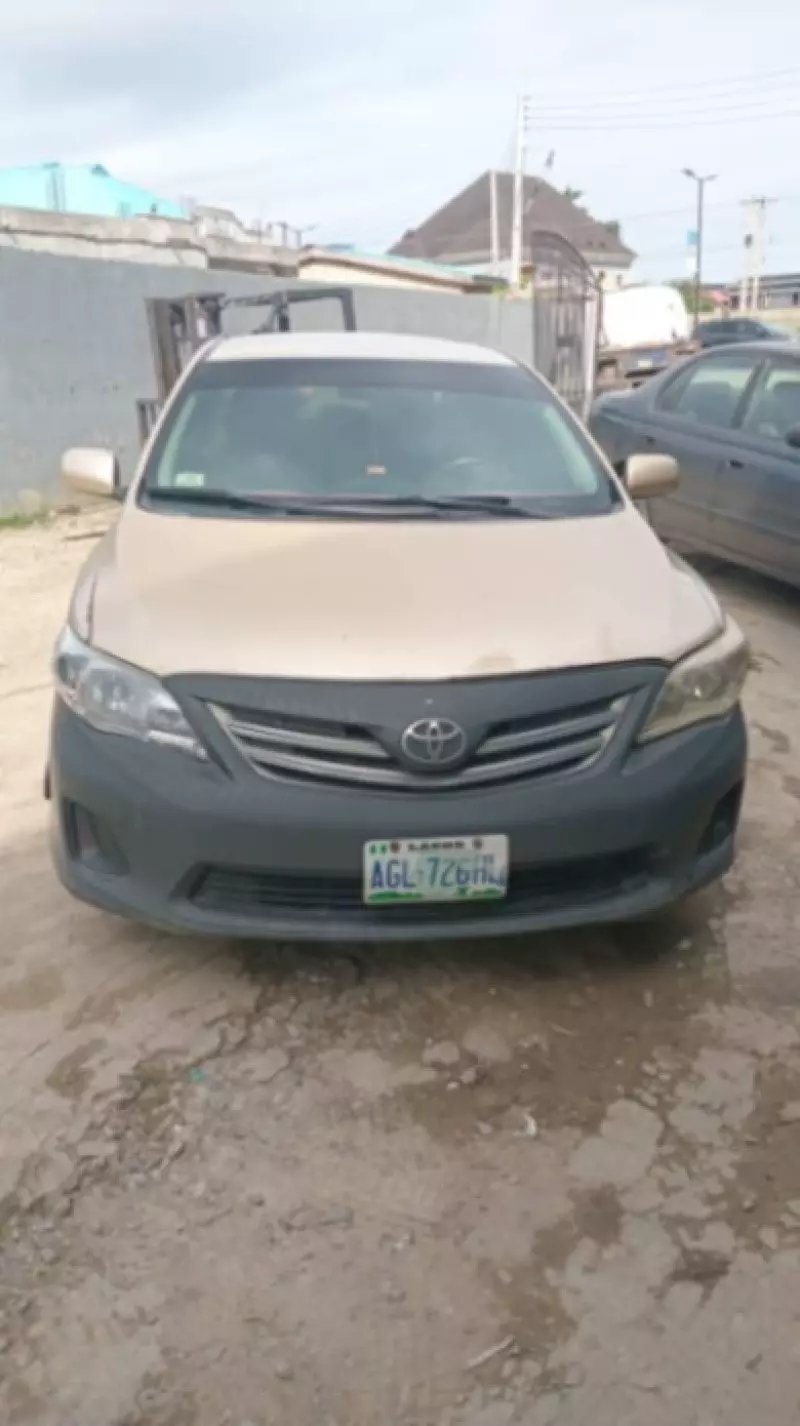 Toyota corolla - 2013