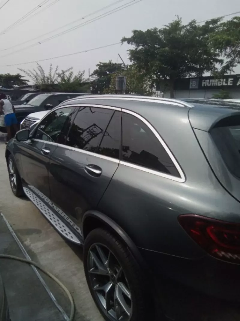 Mercedes-Benz GLC 300   - 2021